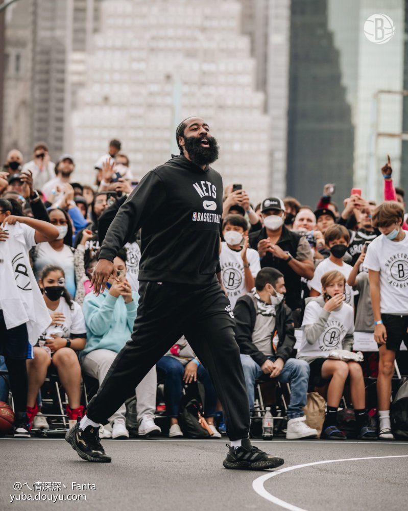 九游网页官网入口关于巴塞罗那训练开放日；关键时刻更衣室发声引欢呼；NBA总决赛在即；资深球员宣示担当的信息